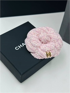 {{productViewItem.photos[photoViewList.activeNavIndex].Alt || productViewItem.photos[photoViewList.activeNavIndex].Description || 'Брошь твидовая CHANEL'}}