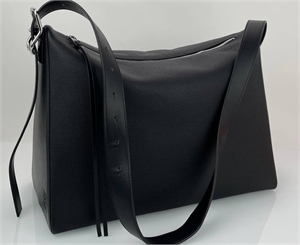 {{productViewItem.photos[photoViewList.activeNavIndex].Alt || productViewItem.photos[photoViewList.activeNavIndex].Description || 'Сумка LOEWE'}}