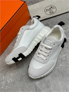 {{productViewItem.photos[photoViewList.activeNavIndex].Alt || productViewItem.photos[photoViewList.activeNavIndex].Description || 'Кроссовки HERMES'}}