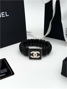 {{productViewItem.photos[photoViewList.activeNavIndex].Alt || productViewItem.photos[photoViewList.activeNavIndex].Description || 'Браслет CHANEL'}}