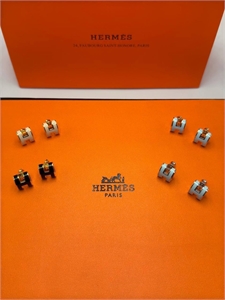 {{productViewItem.photos[photoViewList.activeNavIndex].Alt || productViewItem.photos[photoViewList.activeNavIndex].Description || 'Серьги HERMES'}}