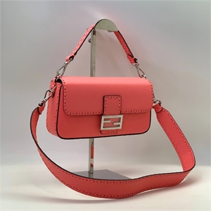 {{productViewItem.photos[photoViewList.activeNavIndex].Alt || productViewItem.photos[photoViewList.activeNavIndex].Description || 'Сумка FENDI 26 см'}}