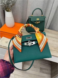 {{productViewItem.photos[photoViewList.activeNavIndex].Alt || productViewItem.photos[photoViewList.activeNavIndex].Description || 'Сумка Hermes Kelly mini'}}