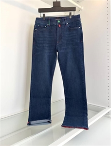 {{productViewItem.photos[photoViewList.activeNavIndex].Alt || productViewItem.photos[photoViewList.activeNavIndex].Description || 'Джинсы kiton'}}