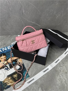 {{productViewItem.photos[photoViewList.activeNavIndex].Alt || productViewItem.photos[photoViewList.activeNavIndex].Description || 'Сумка CHANEL'}}