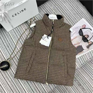 {{productViewItem.photos[photoViewList.activeNavIndex].Alt || productViewItem.photos[photoViewList.activeNavIndex].Description || 'Жилет MONCLER'}}