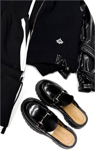 {{productViewItem.photos[photoViewList.activeNavIndex].Alt || productViewItem.photos[photoViewList.activeNavIndex].Description || 'Лоферы GUCCI'}}
