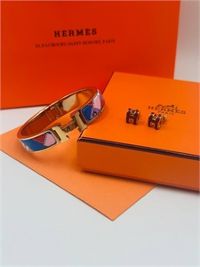 {{productViewItem.photos[photoViewList.activeNavIndex].Alt || productViewItem.photos[photoViewList.activeNavIndex].Description || 'Браслет HERMES'}}