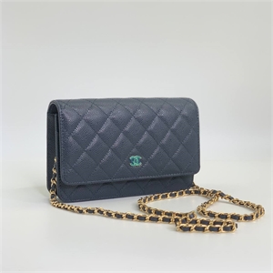 {{productViewItem.photos[photoViewList.activeNavIndex].Alt || productViewItem.photos[photoViewList.activeNavIndex].Description || 'Сумка CHANEL 19 см'}}
