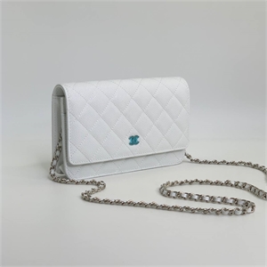 {{productViewItem.photos[photoViewList.activeNavIndex].Alt || productViewItem.photos[photoViewList.activeNavIndex].Description || 'Сумка CHANEL 19 см'}}