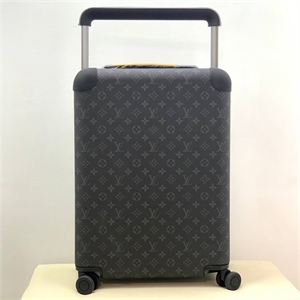 {{productViewItem.photos[photoViewList.activeNavIndex].Alt || productViewItem.photos[photoViewList.activeNavIndex].Description || 'Чемодан LOUIS VUITTON HORIZON маленький'}}