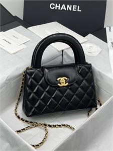 {{productViewItem.photos[photoViewList.activeNavIndex].Alt || productViewItem.photos[photoViewList.activeNavIndex].Description || 'Сумка CHANEL'}}