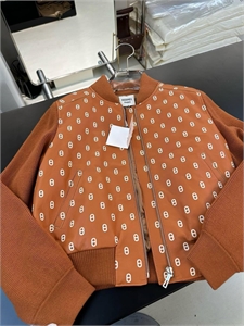 {{productViewItem.photos[photoViewList.activeNavIndex].Alt || productViewItem.photos[photoViewList.activeNavIndex].Description || 'Куртка HERMES'}}