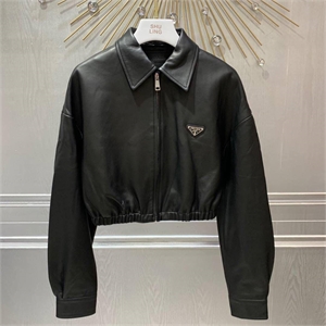 {{productViewItem.photos[photoViewList.activeNavIndex].Alt || productViewItem.photos[photoViewList.activeNavIndex].Description || 'Куртка  PRADA'}}