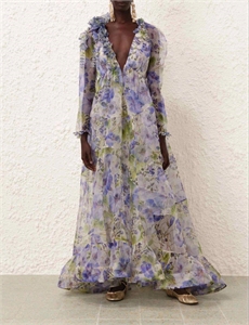 {{productViewItem.photos[photoViewList.activeNavIndex].Alt || productViewItem.photos[photoViewList.activeNavIndex].Description || 'Платье ZIMMERMANN'}}