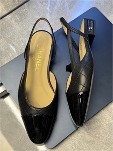 {{productViewItem.photos[photoViewList.activeNavIndex].Alt || productViewItem.photos[photoViewList.activeNavIndex].Description || 'Слингбек CHANEL'}}