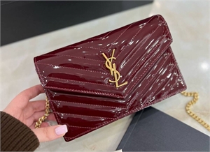 {{productViewItem.photos[photoViewList.activeNavIndex].Alt || productViewItem.photos[photoViewList.activeNavIndex].Description || 'Сумка YSL 22 см'}}