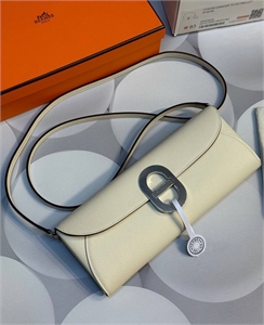 {{productViewItem.photos[photoViewList.activeNavIndex].Alt || productViewItem.photos[photoViewList.activeNavIndex].Description || 'Клатч HERMES'}}