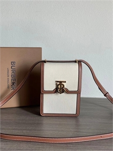 {{productViewItem.photos[photoViewList.activeNavIndex].Alt || productViewItem.photos[photoViewList.activeNavIndex].Description || 'Сумка BURBERRY'}}