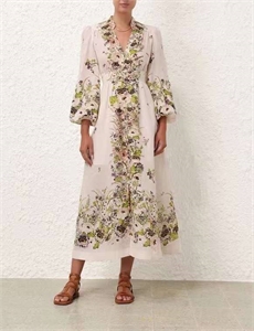 {{productViewItem.photos[photoViewList.activeNavIndex].Alt || productViewItem.photos[photoViewList.activeNavIndex].Description || 'Платье ZIMMERMANN'}}