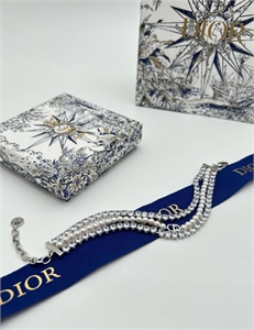 {{productViewItem.photos[photoViewList.activeNavIndex].Alt || productViewItem.photos[photoViewList.activeNavIndex].Description || 'Браслет DIOR'}}