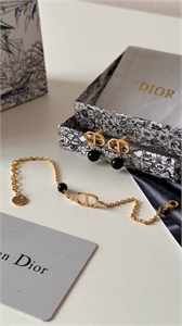 {{productViewItem.photos[photoViewList.activeNavIndex].Alt || productViewItem.photos[photoViewList.activeNavIndex].Description || 'Браслет DIOR'}}