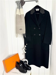 {{productViewItem.photos[photoViewList.activeNavIndex].Alt || productViewItem.photos[photoViewList.activeNavIndex].Description || 'Шарф HERMES'}}