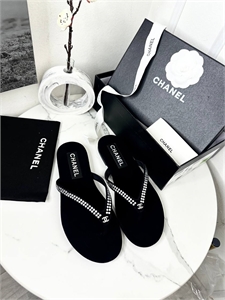 {{productViewItem.photos[photoViewList.activeNavIndex].Alt || productViewItem.photos[photoViewList.activeNavIndex].Description || 'Сланцы CHANEL'}}