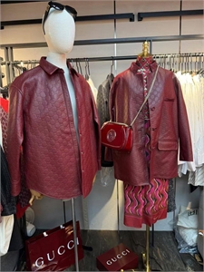 {{productViewItem.photos[photoViewList.activeNavIndex].Alt || productViewItem.photos[photoViewList.activeNavIndex].Description || 'Куртка GUCCI'}}