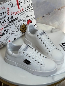 {{productViewItem.photos[photoViewList.activeNavIndex].Alt || productViewItem.photos[photoViewList.activeNavIndex].Description || 'Кроссовки DG'}}