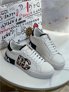 {{productViewItem.photos[photoViewList.activeNavIndex].Alt || productViewItem.photos[photoViewList.activeNavIndex].Description || 'Кроссовки DG'}}