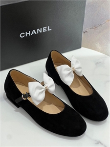 {{productViewItem.photos[photoViewList.activeNavIndex].Alt || productViewItem.photos[photoViewList.activeNavIndex].Description || 'Балетки CHANEL'}}