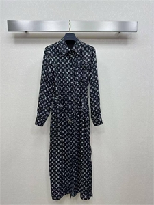 Платье  LOUIS VUITTON 127358