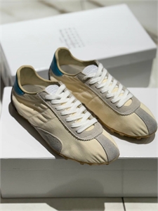 {{productViewItem.photos[photoViewList.activeNavIndex].Alt || productViewItem.photos[photoViewList.activeNavIndex].Description || 'Кроссовки MAISON MARGIELLA'}}