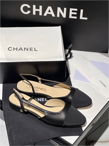 {{productViewItem.photos[photoViewList.activeNavIndex].Alt || productViewItem.photos[photoViewList.activeNavIndex].Description || 'Туфли CHANEL'}}