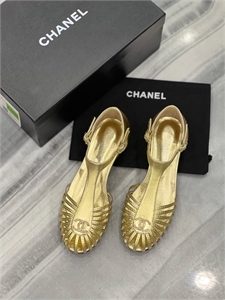 {{productViewItem.photos[photoViewList.activeNavIndex].Alt || productViewItem.photos[photoViewList.activeNavIndex].Description || 'Босоножки CHANEL'}}