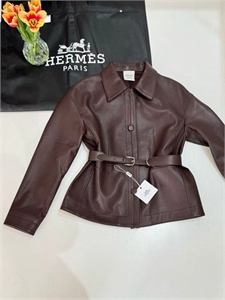{{productViewItem.photos[photoViewList.activeNavIndex].Alt || productViewItem.photos[photoViewList.activeNavIndex].Description || 'Куртка HERMES'}}