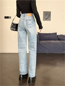 {{productViewItem.photos[photoViewList.activeNavIndex].Alt || productViewItem.photos[photoViewList.activeNavIndex].Description || 'Джинсы CELINE'}}
