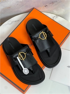 {{productViewItem.photos[photoViewList.activeNavIndex].Alt || productViewItem.photos[photoViewList.activeNavIndex].Description || 'Тапочки HERMES'}}
