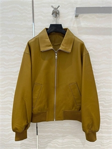 {{productViewItem.photos[photoViewList.activeNavIndex].Alt || productViewItem.photos[photoViewList.activeNavIndex].Description || 'Куртка BOTTEGA VENETA'}}