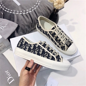 {{productViewItem.photos[photoViewList.activeNavIndex].Alt || productViewItem.photos[photoViewList.activeNavIndex].Description || 'Кеды DIOR'}}