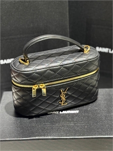 {{productViewItem.photos[photoViewList.activeNavIndex].Alt || productViewItem.photos[photoViewList.activeNavIndex].Description || 'Сумка YSL'}}