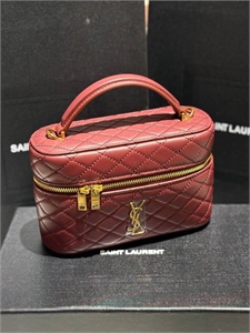 {{productViewItem.photos[photoViewList.activeNavIndex].Alt || productViewItem.photos[photoViewList.activeNavIndex].Description || 'Сумка YSL'}}