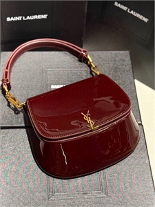 {{productViewItem.photos[photoViewList.activeNavIndex].Alt || productViewItem.photos[photoViewList.activeNavIndex].Description || 'Сумка YSL'}}
