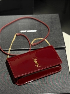 {{productViewItem.photos[photoViewList.activeNavIndex].Alt || productViewItem.photos[photoViewList.activeNavIndex].Description || 'Сумка YSL'}}