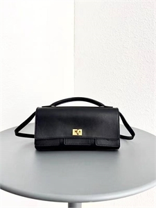 {{productViewItem.photos[photoViewList.activeNavIndex].Alt || productViewItem.photos[photoViewList.activeNavIndex].Description || 'Сумка BALENCIAGA'}}