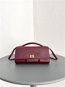 {{productViewItem.photos[photoViewList.activeNavIndex].Alt || productViewItem.photos[photoViewList.activeNavIndex].Description || 'Сумка BALENCIAGA'}}