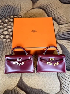 {{productViewItem.photos[photoViewList.activeNavIndex].Alt || productViewItem.photos[photoViewList.activeNavIndex].Description || 'Сумка HERMES'}}