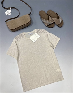 {{productViewItem.photos[photoViewList.activeNavIndex].Alt || productViewItem.photos[photoViewList.activeNavIndex].Description || 'Кофта BRUNELLO CUCINELLI'}}