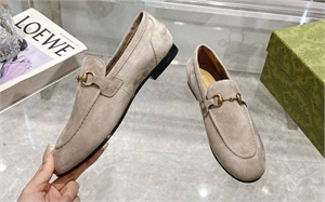 {{productViewItem.photos[photoViewList.activeNavIndex].Alt || productViewItem.photos[photoViewList.activeNavIndex].Description || 'Лоферы GUCCI'}}